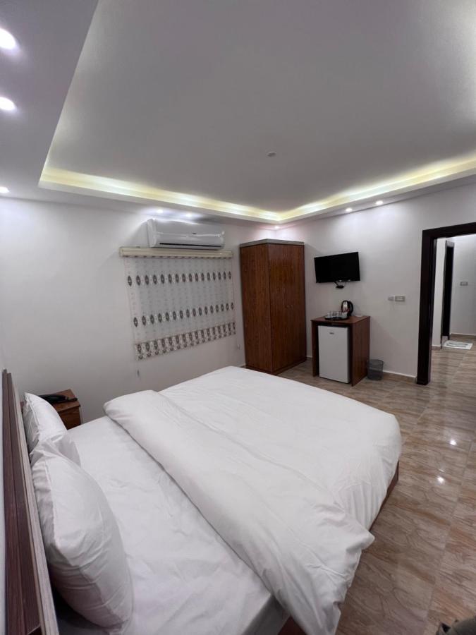 Petra Family Hotel 와디무사 외부 사진