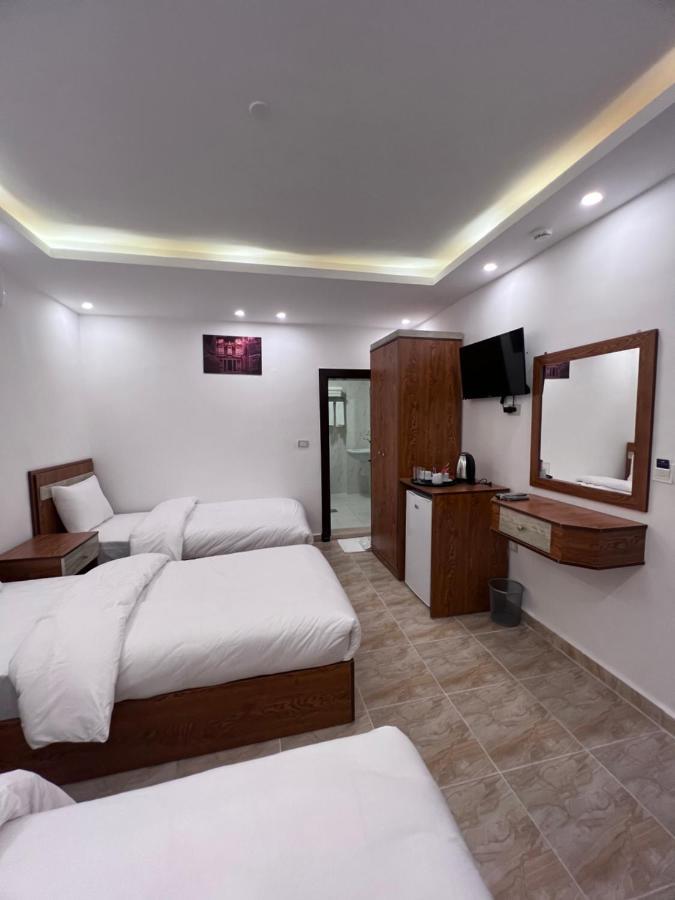 Petra Family Hotel 와디무사 외부 사진