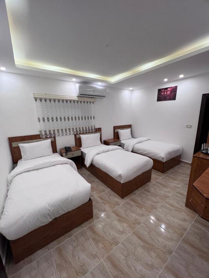 Petra Family Hotel 와디무사 외부 사진
