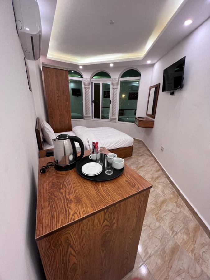 Petra Family Hotel 와디무사 외부 사진