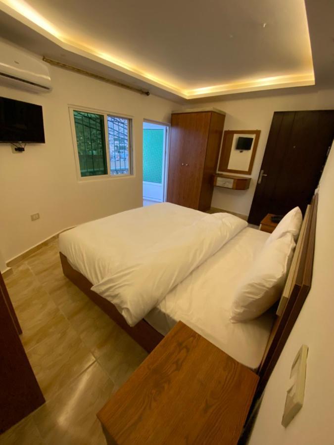 Petra Family Hotel 와디무사 외부 사진