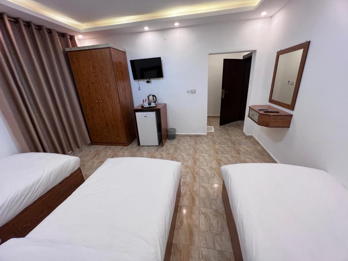 Petra Family Hotel 와디무사 외부 사진