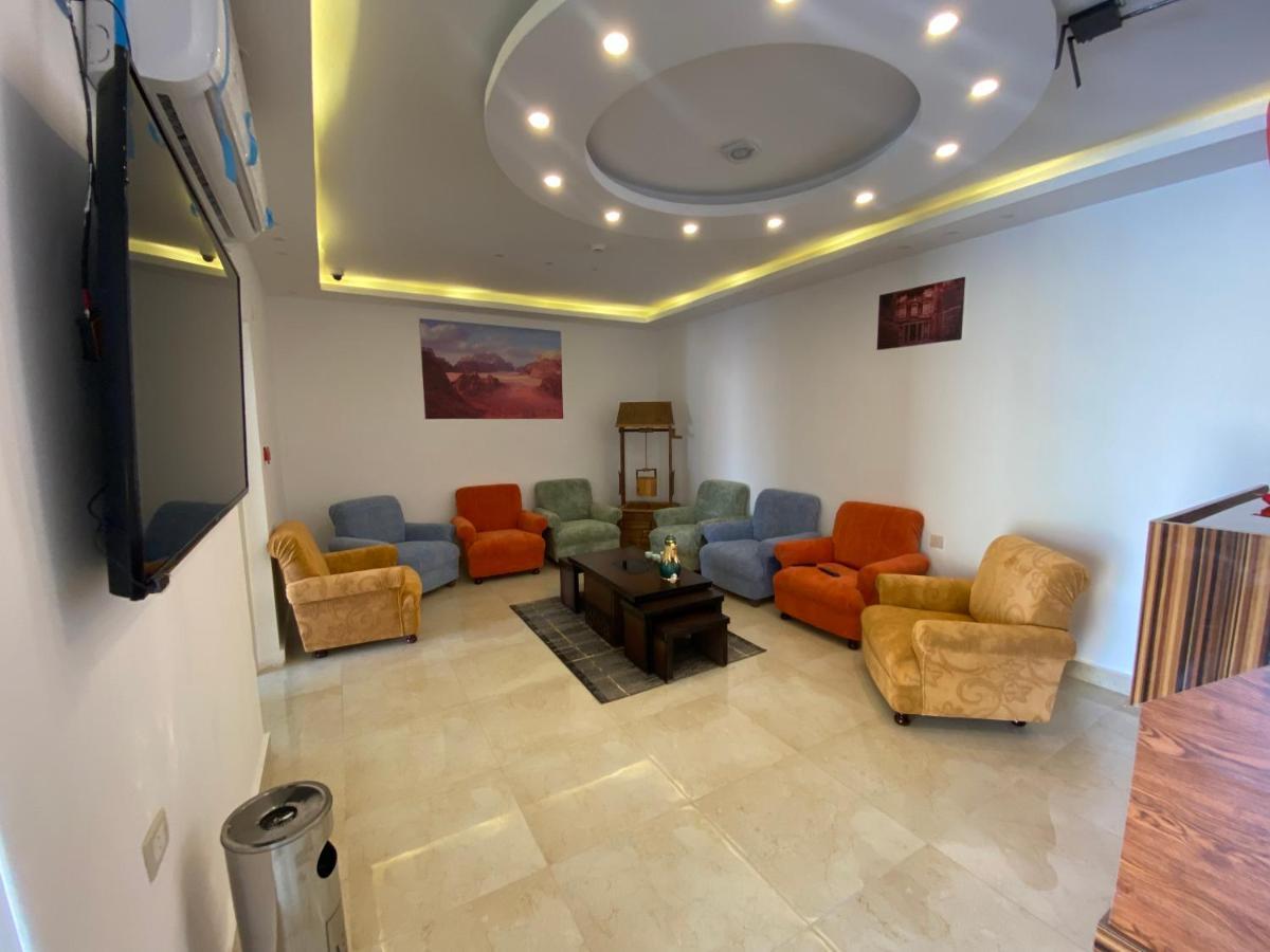 Petra Family Hotel 와디무사 외부 사진