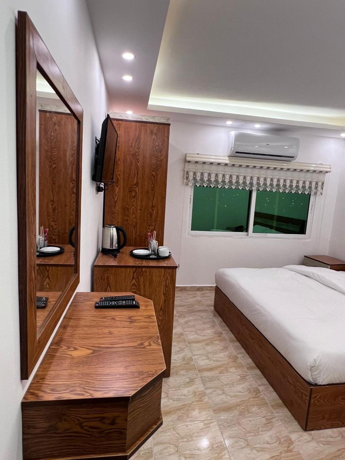 Petra Family Hotel 와디무사 외부 사진